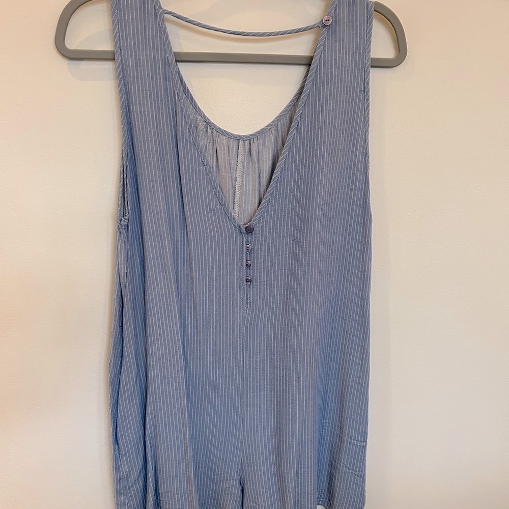 Shorts Romper - Picture 3 of 3